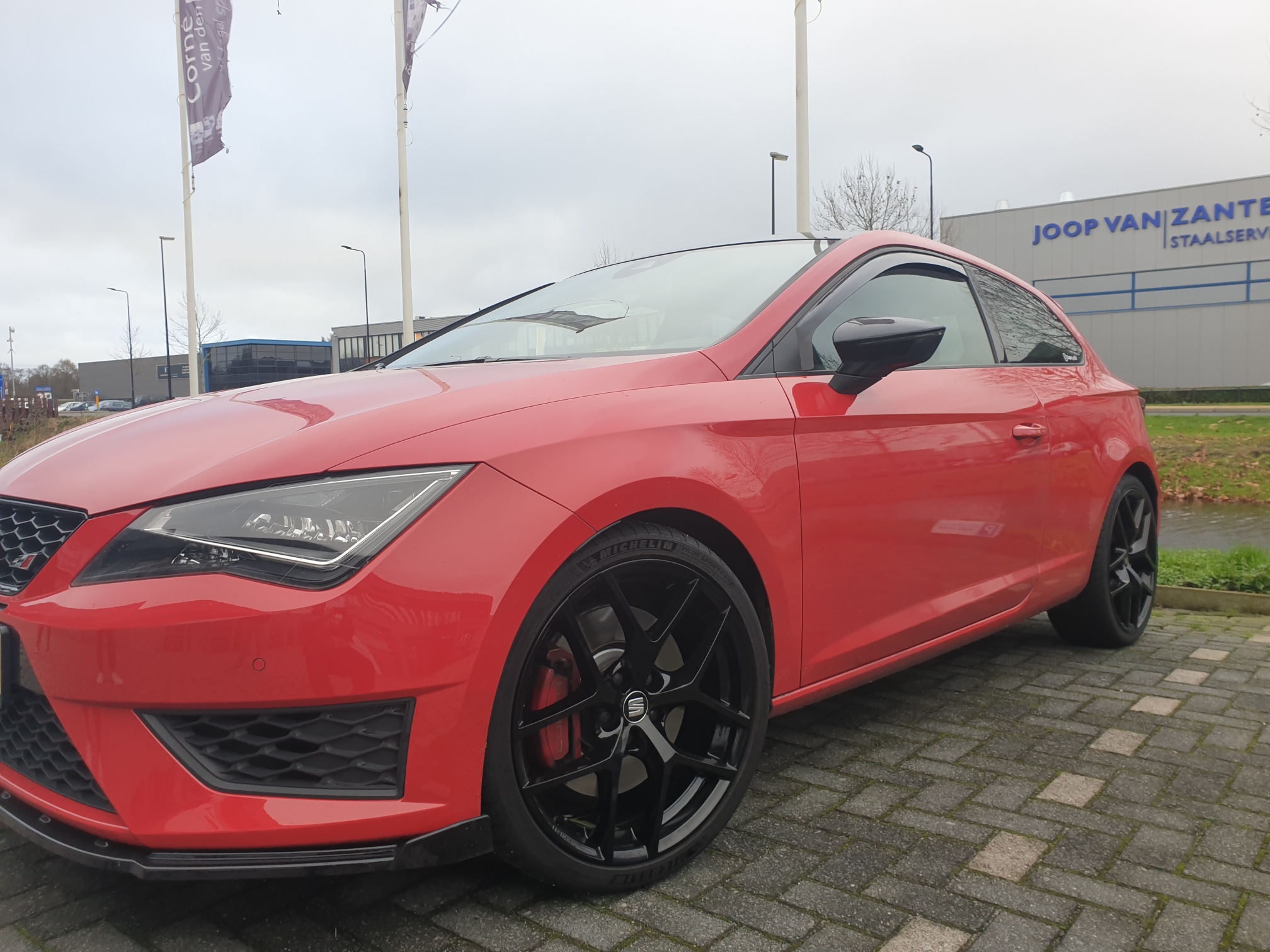 Borbet Y zwart 19" onder deze seat Leon Cupra