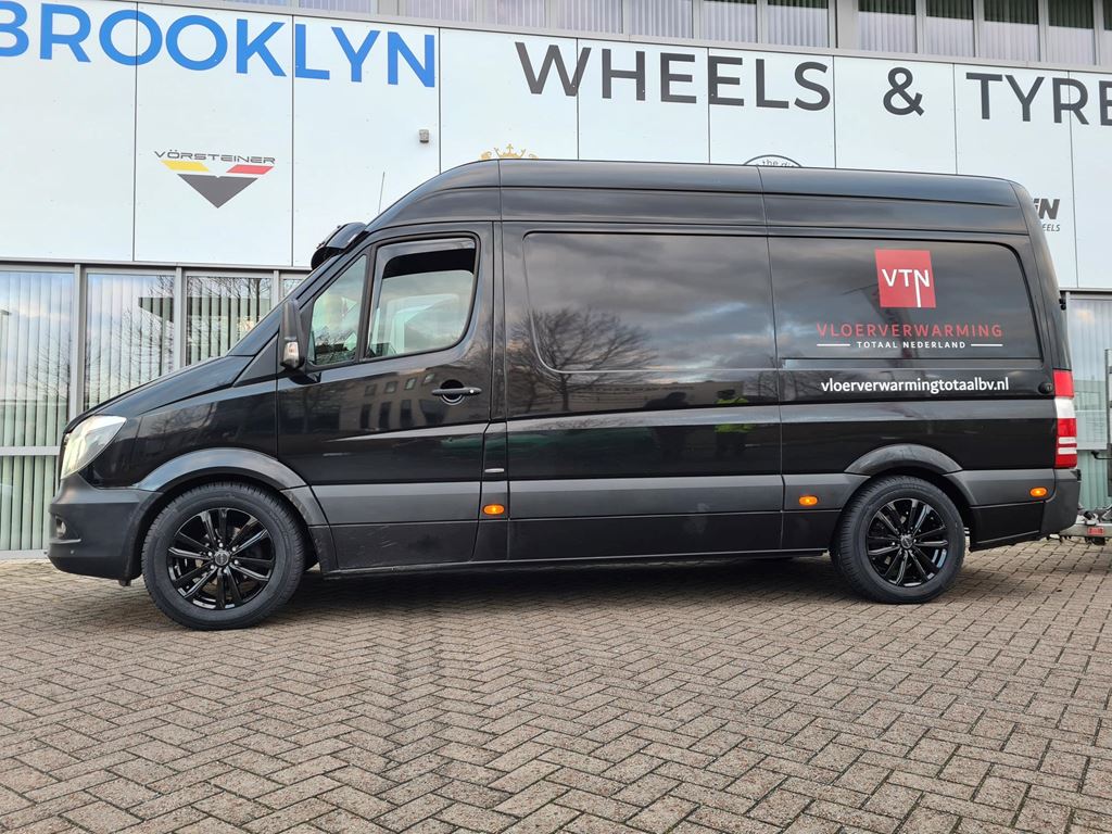 Mak Safari 6 zwart glanzend Mak Safari 6 zwart glanzend